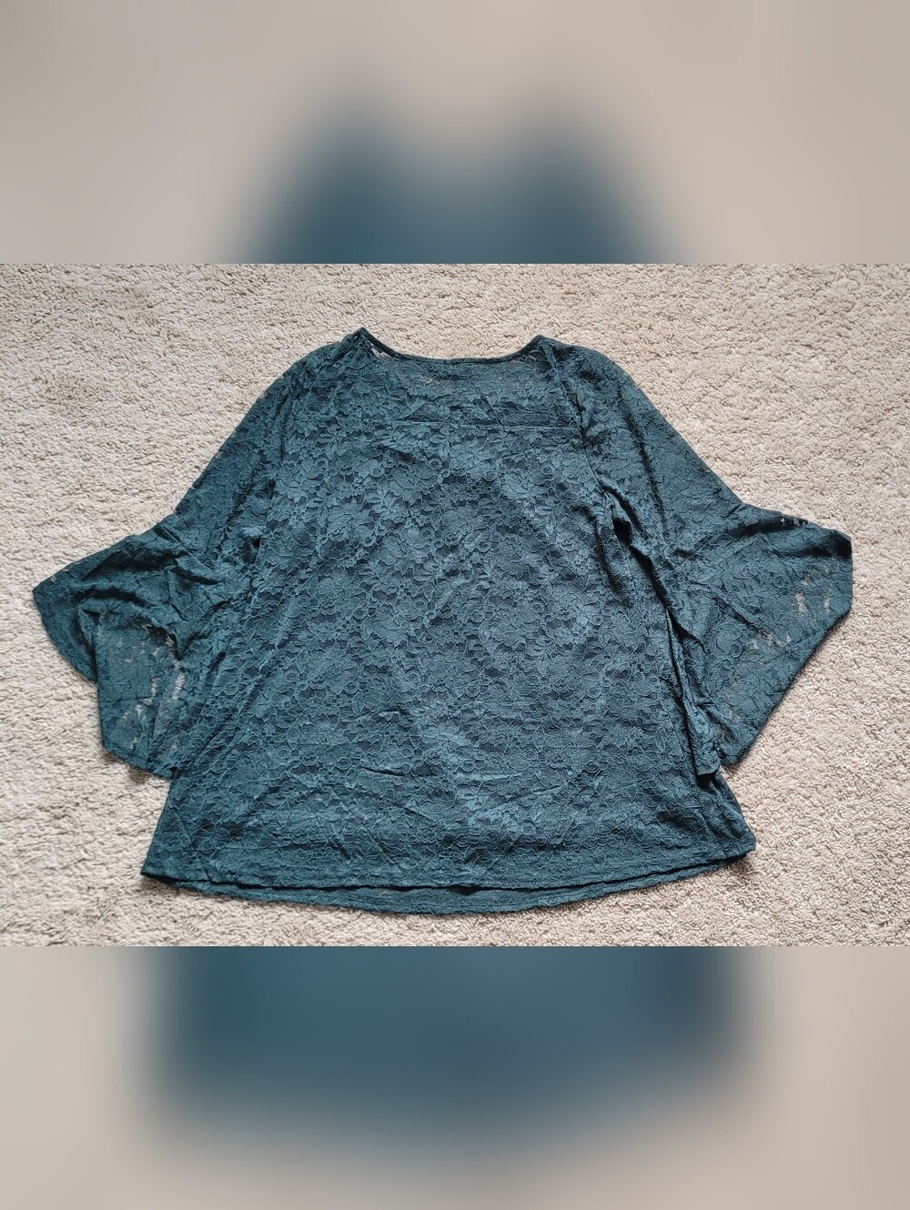 Bloomchic Green Floral Lace Blouse, Size 14-16, Bell Angel Sleeves. - Picture 2 of 6